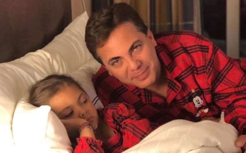  A pesar de la distancia, Cristian Castro apoyó a su hija Rafaela en un momento escolar importante en Colombia