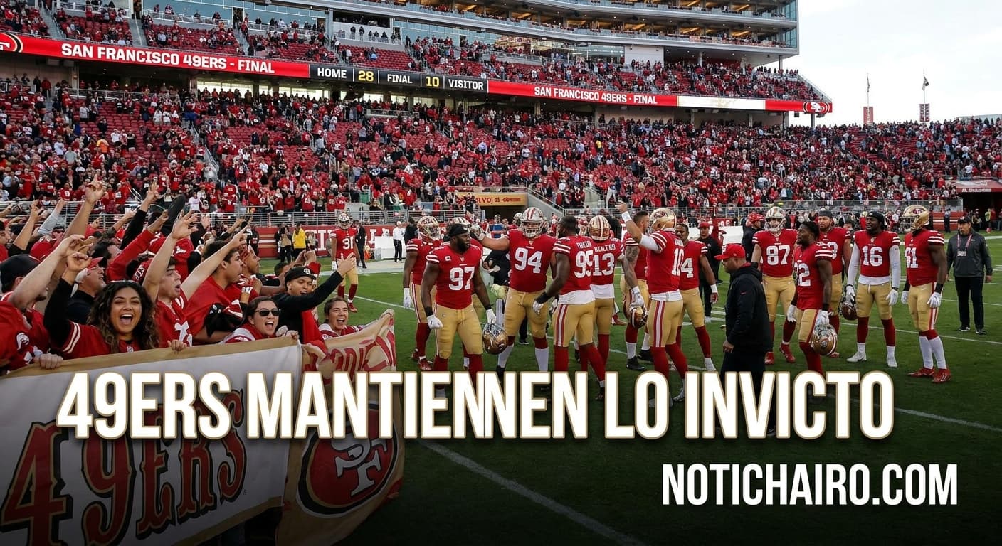 Los 49ers celebran la victoria que los mantiene invictos en la temporada.