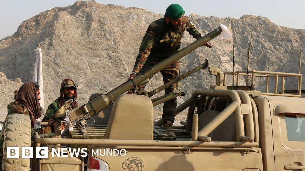 5 claves para entender la "guerra abierta" entre Pakistán y Afganistán (y qué tiene que ver con ella el Talibán)