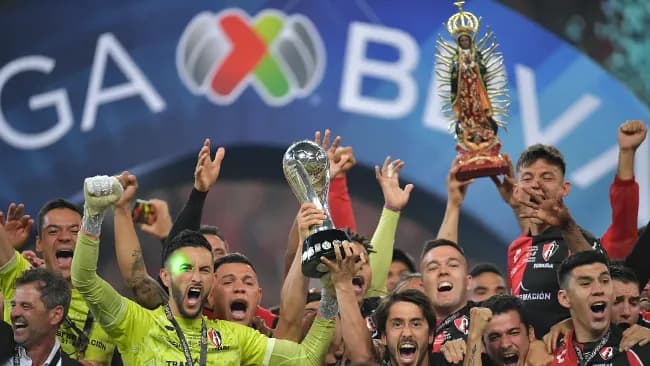 ¡A la talacha! Exfigura del Atlas vuelve al futbol amateur