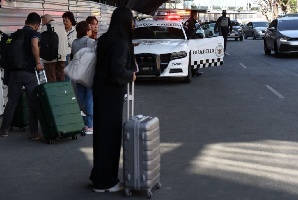 AICM tendrá estacionamiento de corta estancia para taxis de aplicación