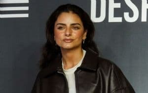 Aislinn Derbez reaparece con contundente mensaje tras supuestas inconsistencias en acta de defunción de su mamá