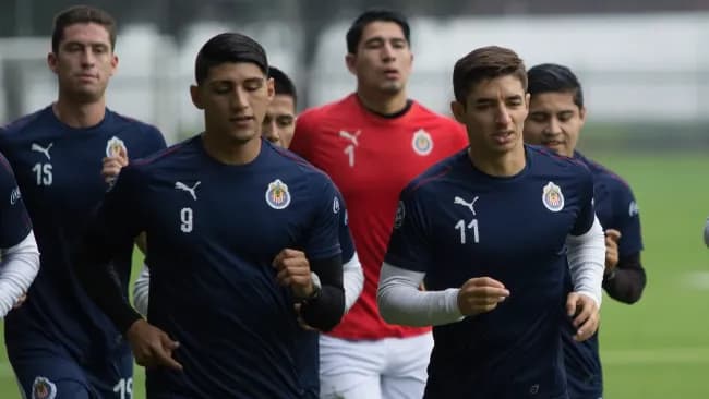 Alan Pulido e Isaac Brizuela, los últimos vestigios de la era Matías Almeyda, se fueron de Chivas