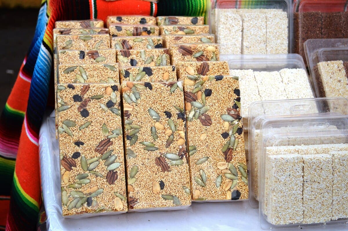 Amaranto de Tulyehualco gana terreno en escuelas tras prohibición de chatarra