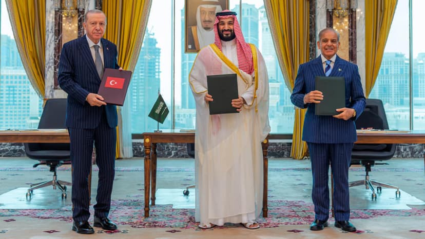 Arabia Saudita, Turquía y Pakistán firman un pacto de defensa mutua en plena escalada en Medio Oriente