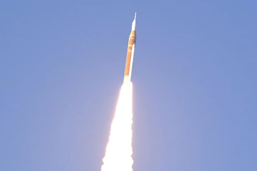 Artemis II despega y ya está en el espacio: la humanidad más cerca de volver a pisar la Luna