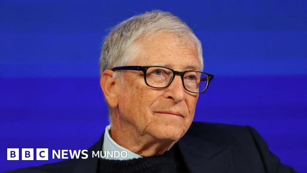 Bill Gates "asumió su responsabilidad" por sus vínculos con Epstein en una reunión con sus empleados, según su fundación