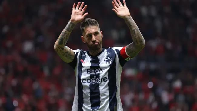 Carlos Hermosillo arremete contra Sergio Ramos y Rayados