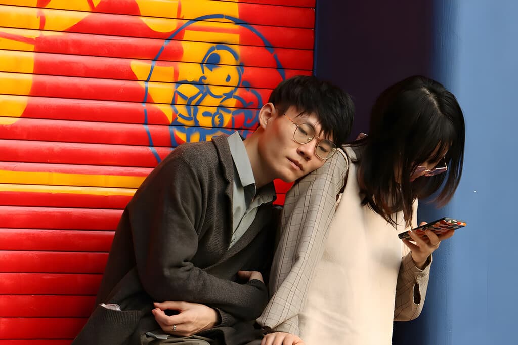 China quiere abarcar todas las posibilidades para aumentar su natalidad: busca que los solteros tomen cursos para ligar