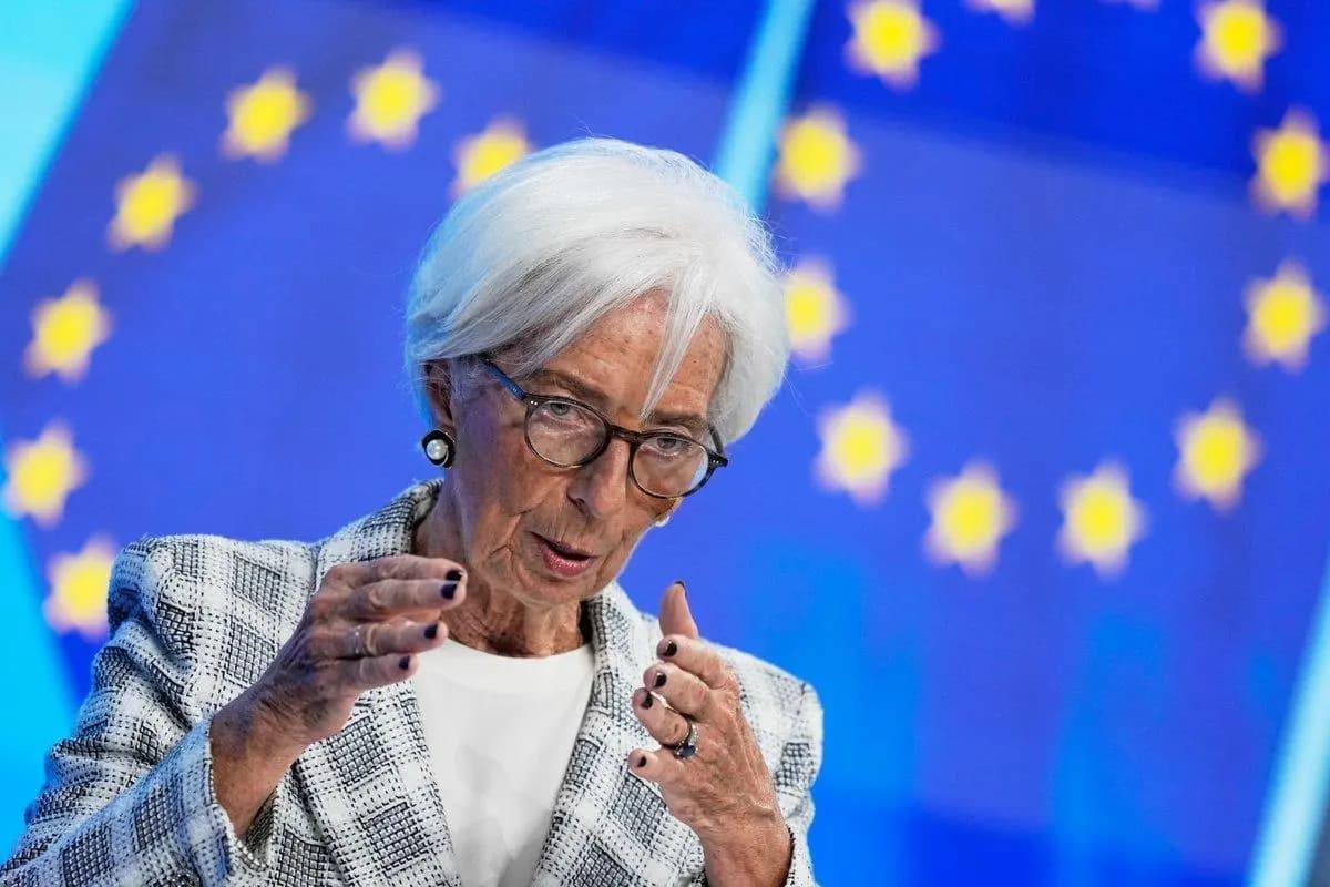 Christine Lagarde concluye su ciclo en el BCE ante tensiones de deuda e inflación.