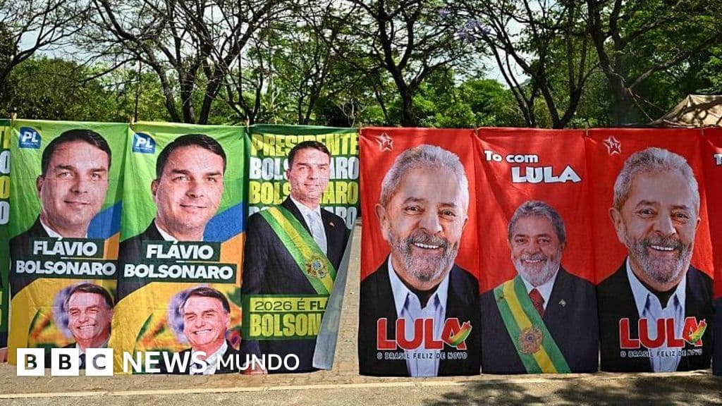 Cómo se compara Flávio Bolsonaro con su padre Jair y cuánto cambia el duelo con Lula por la presidencia de Brasil 4 años después