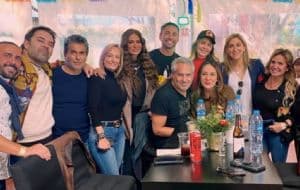 Conductor de Hoy que confesó sus preferencias entre lágrimas, ahora presenta a su novio y asegura que quieren adoptar