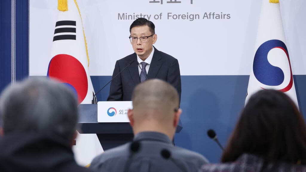 Corea del Sur retira diplomáticos de Ucrania tras una disputa por soldados norcoreanos