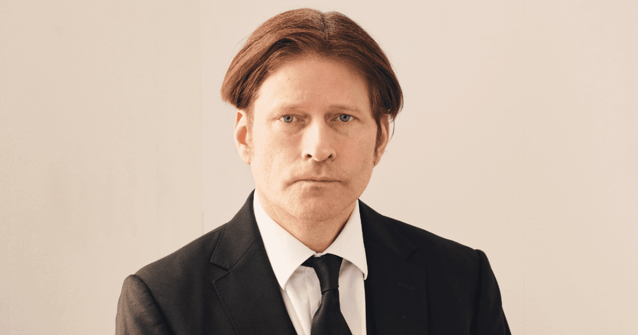 Crispin Glover, actor de ‘Volver al futuro’, enfrenta demanda por presunta agresión a su novia