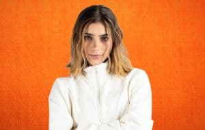 ¿Cuál es la carrera que estudia Mar de Regil en Europa y que cuesta más de 100 mil pesos?