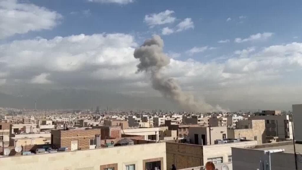 EE. UU. e Israel lanzan ofensiva militar contra Irán y atacan objetivos en Teherán