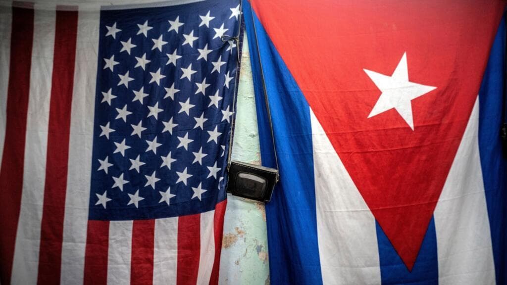 EE. UU. sanciona a funcionarios cubanos mientras La Habana abre su economía