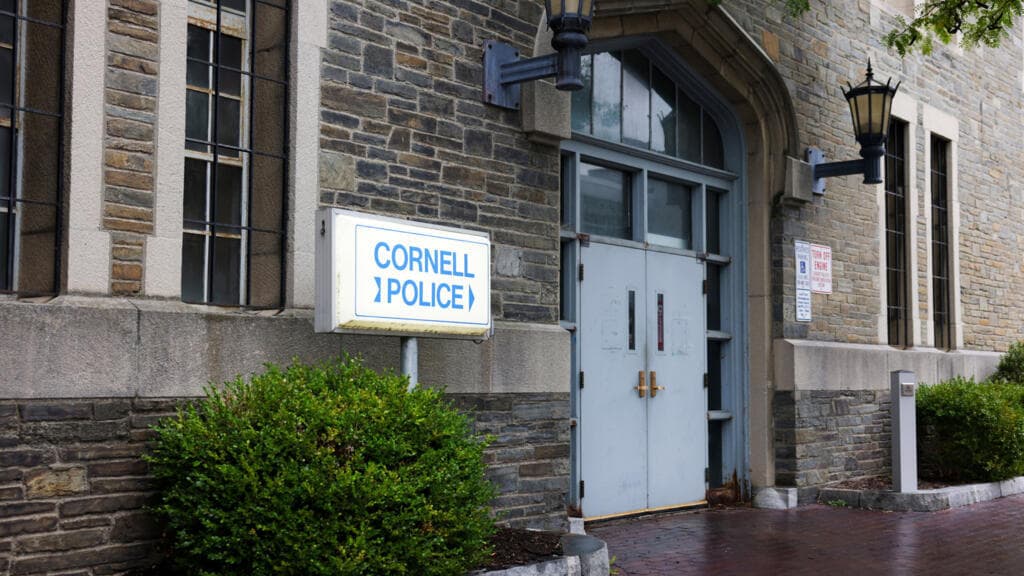 El caso de 'Los 7 de Cornell': la acusación de violación grupal y las preguntas pendientes