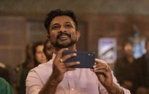 El estadounidense Utkarsh Ambudkar mezcla su pasión por las melodías con la actuación