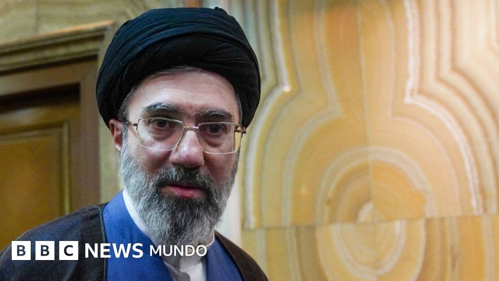 El nuevo líder supremo de Irán promete seguir bloqueando el estrecho de Ormuz en su primer mensaje público