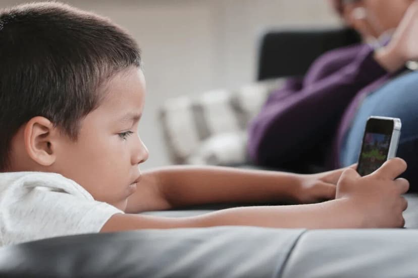 El PAN propone regular el acceso de niños y jóvenes a las redes sociales: dice que son tan adictivas como el alcohol