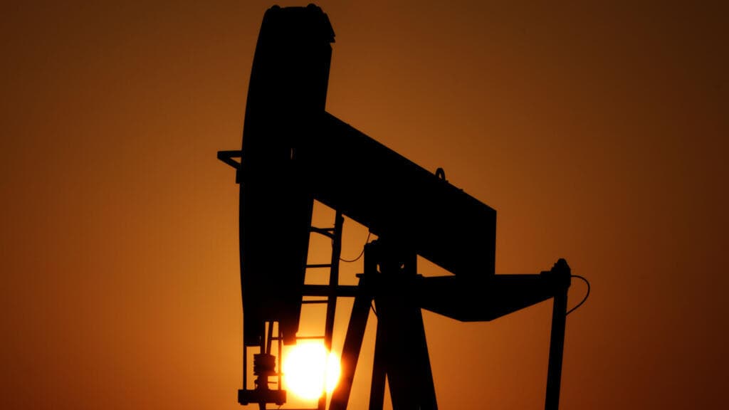 El petróleo cae tras el acercamiento entre Irán y EE. UU. y diluye temores por el estrecho de Ormuz