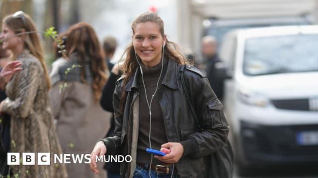 El resurgir de los audífonos con cable ante las críticas contra los inalámbricos