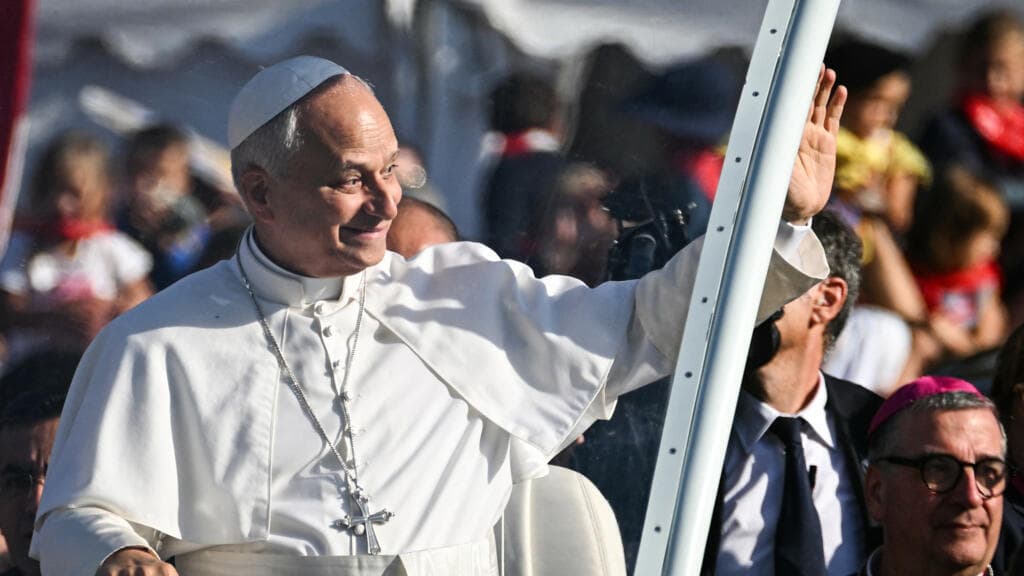 En directo: León XIV insta a la Iglesia a reconocer sus errores antes de reunirse con víctimas de abusos en Francia