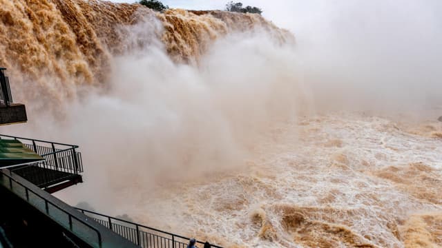 En imágenes: la impresionante crecida en las cataratas del Iguazú