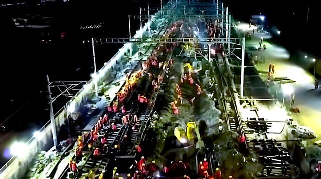 En solo 9 horas y con más de 1,000 trabajadores, China redujo un viaje de 7 horas a 90 minutos gracias a un enlace ferroviario