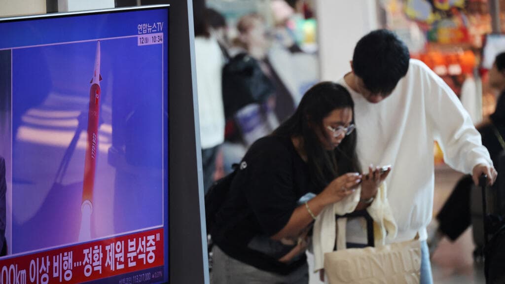 Escala la tensión en la península coreana: Pyongyang lanza varios misiles balísticos