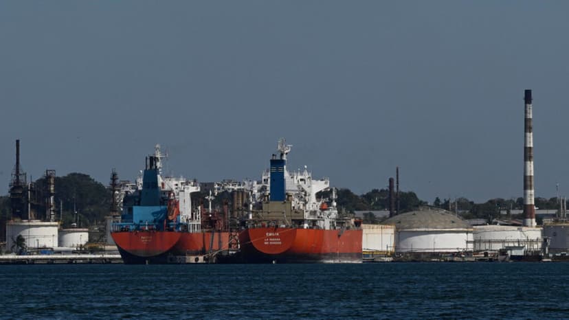 Estados Unidos alivia parcialmente el bloqueo petrolero a Cuba