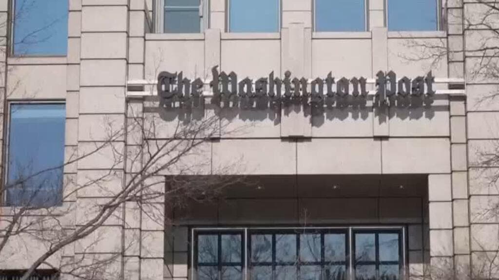 Estados Unidos: renuncia el director ejecutivo del Washington Post tras despido masivo
