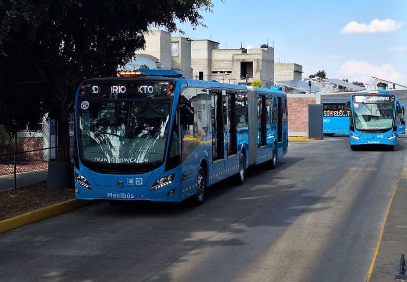 Este automovilista del Edomex debe más de 100,000 pesos en multas: invadió 125 veces el carril del Mexibús