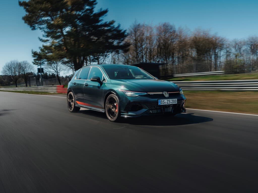 Este Volkswagen le quitó a Honda algo muy valioso: el título del auto de producción con tracción delantera más rápido sobre Nürburgring