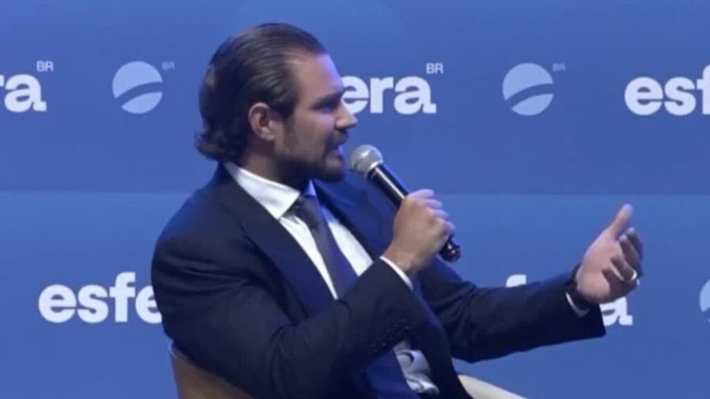 Expropietario del Banco Master, en el centro del escándalo que salpica a Flávio Bolsonaro