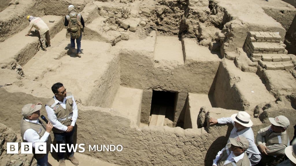 "Fue diseñada para un personaje de la élite": el extraordinario hallazgo de una tumba casi intacta de la antigua cultura chimú en Perú