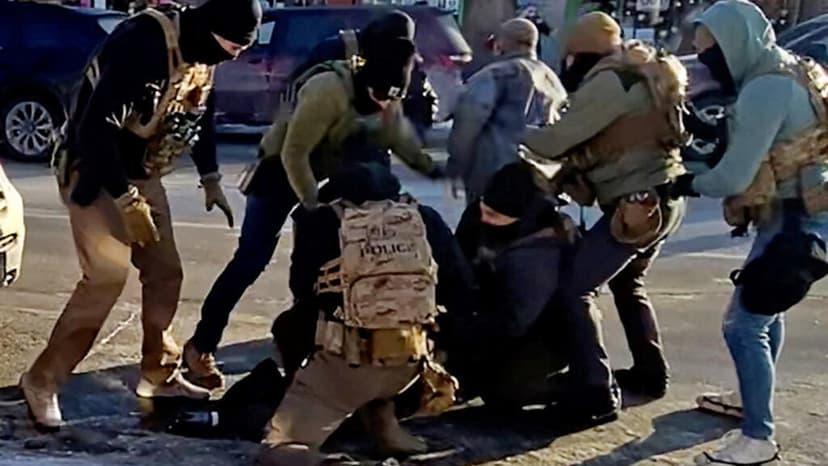 ¿‘Gaslighting’ gubernamental?: Administración Trump justifica muerte de Pretti; Obama y Clinton piden alzar la voz