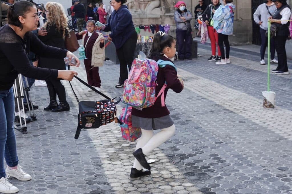 ¿Habrá puente esta semana por el Día del Maestro? Checa si hay clases el viernes 15 de mayo