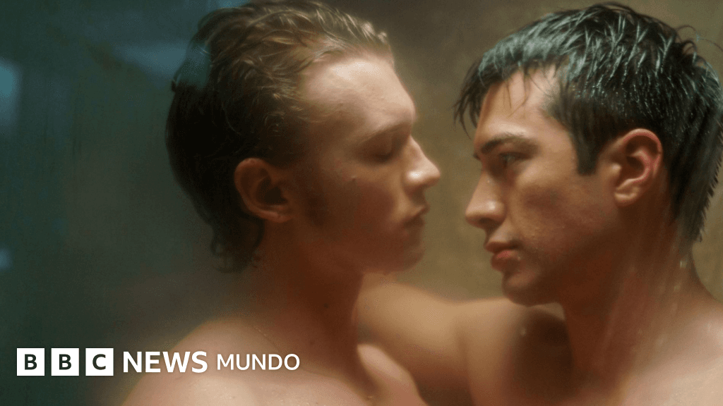 Heated Rivalry: cómo una serie de escaso presupuesto sobre el romance gay entre dos jugadores de hockey se volvió un fenómeno global