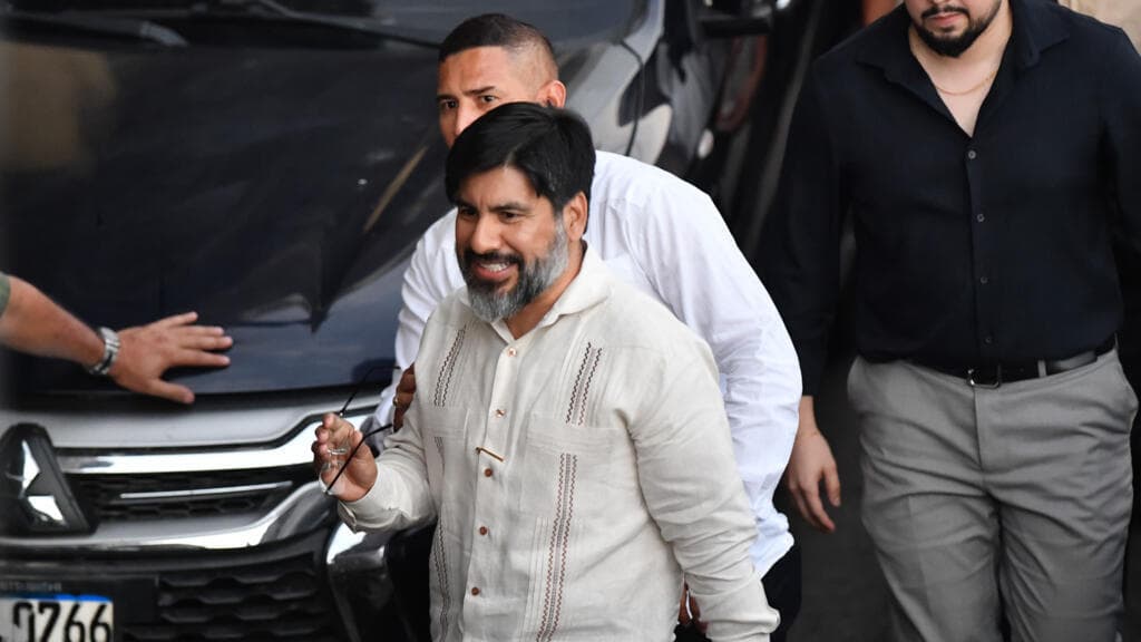 Honduras remueve al fiscal general en medio de tensiones tras cambio de poder