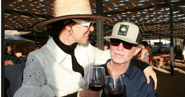 Humberto Zurita revela cómo se 'ganó' a Michelle Salas y Camila Valero, hijas de su novia Stephanie Salas