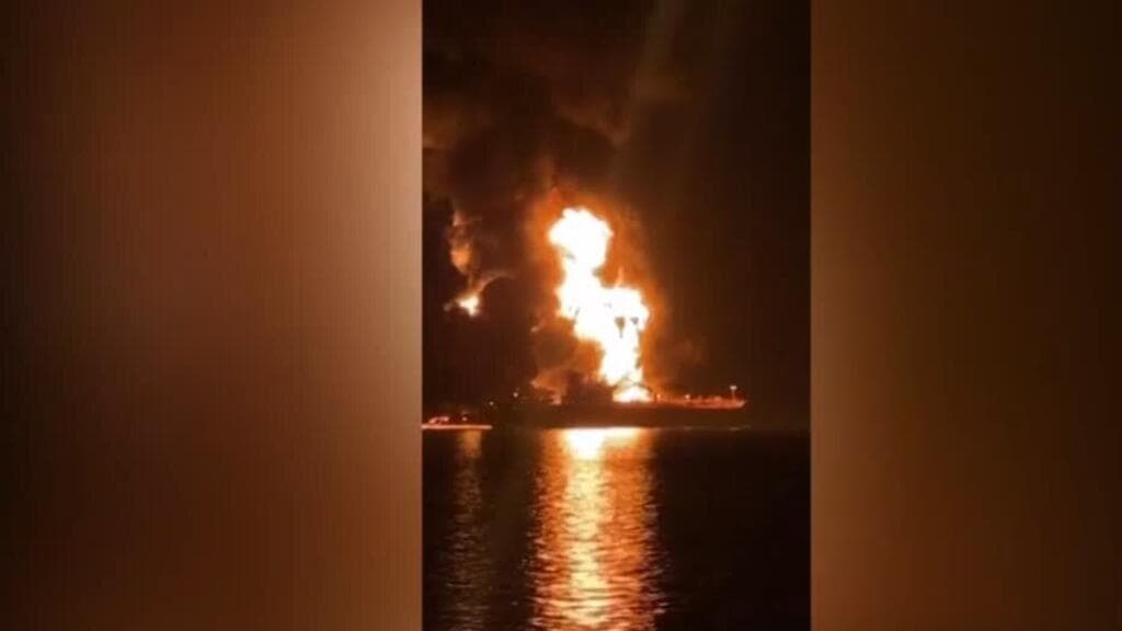 Irak suspende operaciones petroleras tras sabotaje a dos buques cisterna