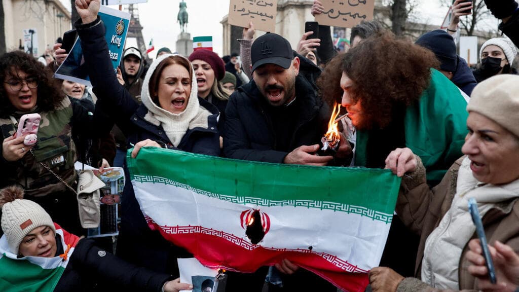 #IránHoy: Teherán, abierta a negociar con EE. UU. tras amenaza de Trump con intervención militar ante protestas