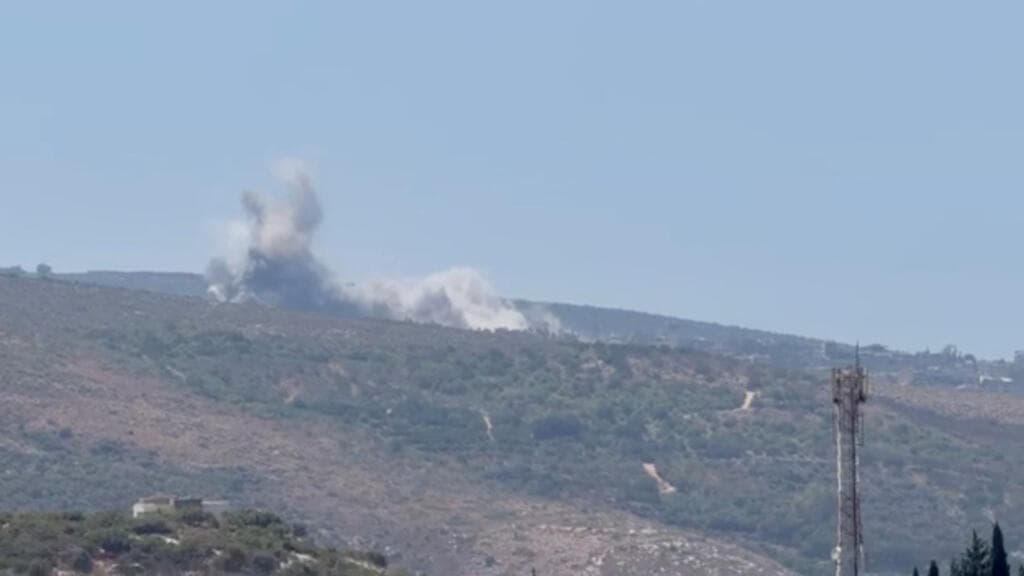 Israel reanuda sus bombardeos en el sur del Líbano y hace tambalear los diálogos en Roma