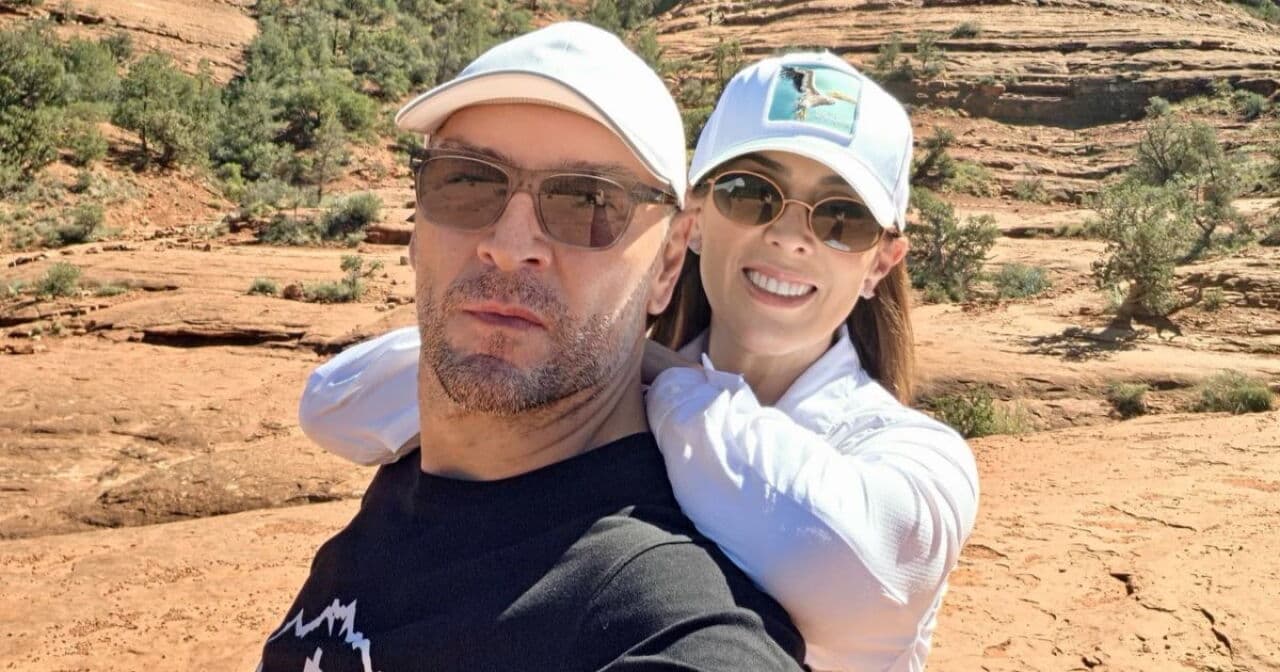 Jacky Bracamontes y Martín Fuentes festejan su aniversario con una romántica escapada a Sedona