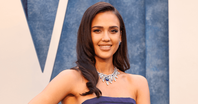 Jessica Alba es cuestionada por aparecer en La Casita tras polémicas declaraciones sobre su identidad latina