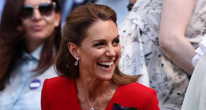 Kate Middleton es la reina de Wimbledon e impacta con un outfit rojo de Alexander McQueen en la final femenil del torneo