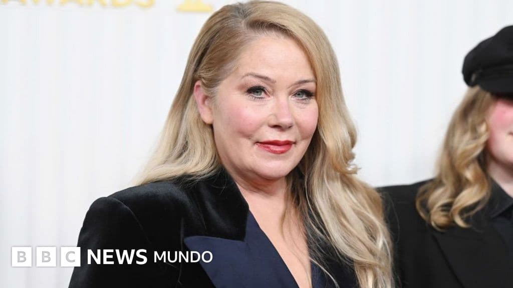 La actriz Christina Applegate revela que estuvo 5 años diagnosticada erróneamente con esclerosis múltiple