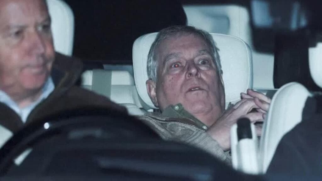 La historia del fotógrafo que capturó el arresto del expríncipe Andrew Mountbatten-Windsor